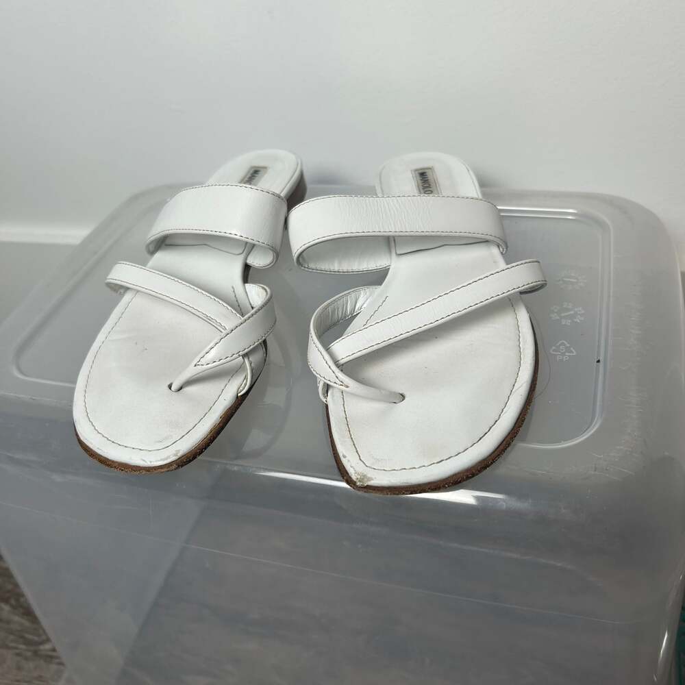 Manolo Blahnik Susa Flat Leather Sandals